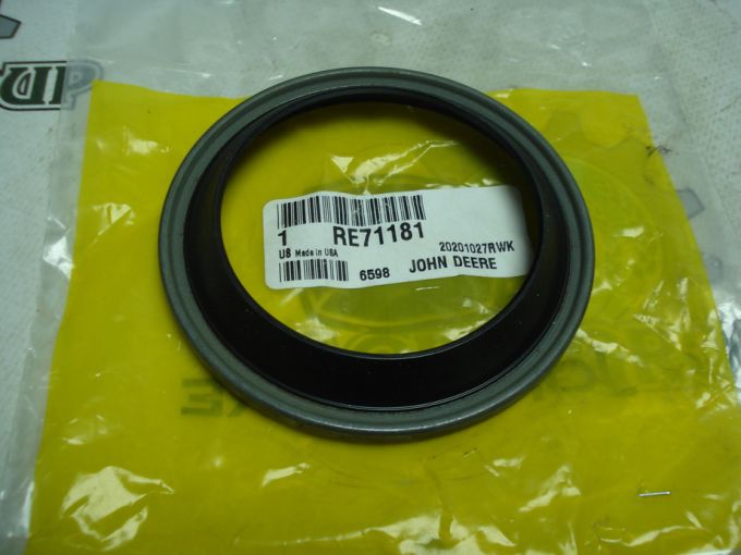 RE71181 Сальник