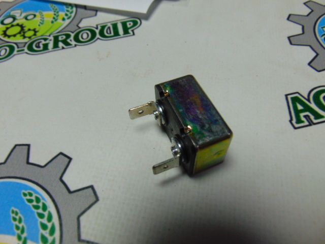 AH122139 Автоматичний вимикач